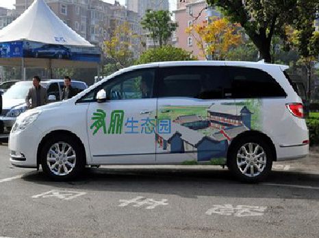 忠县户外车贴喷绘如何保持效果?