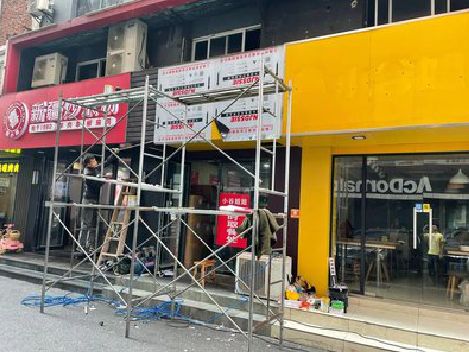 忠县制作广告招牌如何避免它发黄？